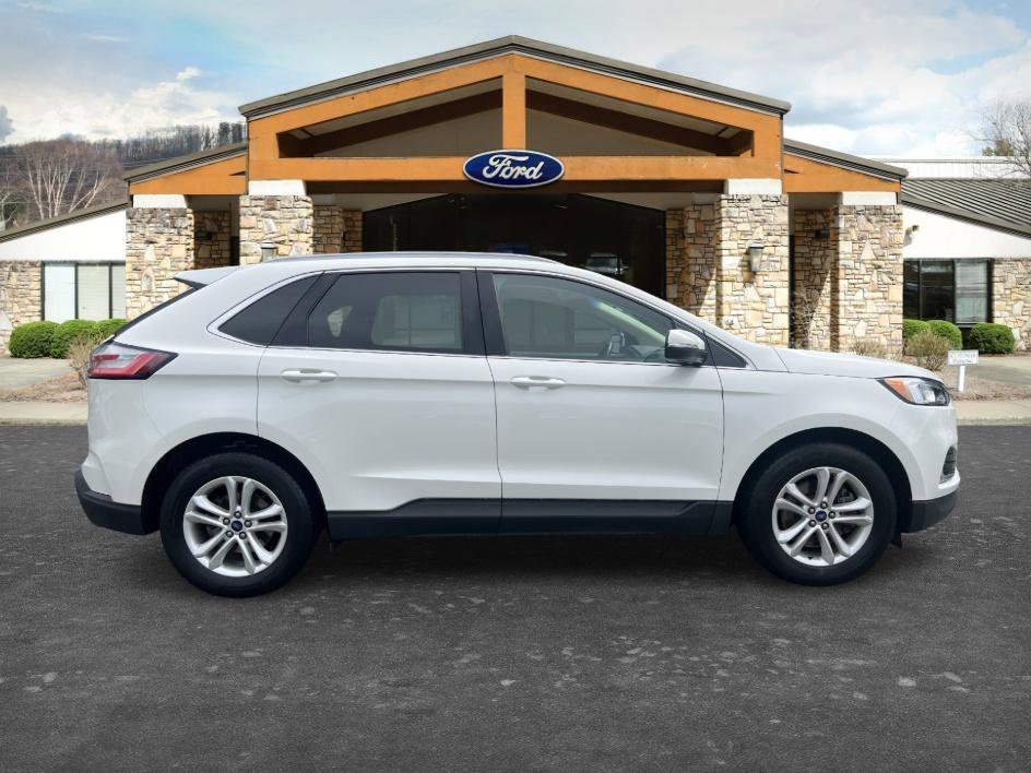 Used 2020 White Metallic Ford SEL image 4