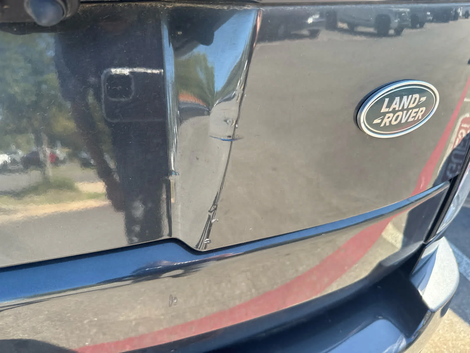 Used 2019 Flux Grey Ultra Metallic Satin Land Rover  image 6