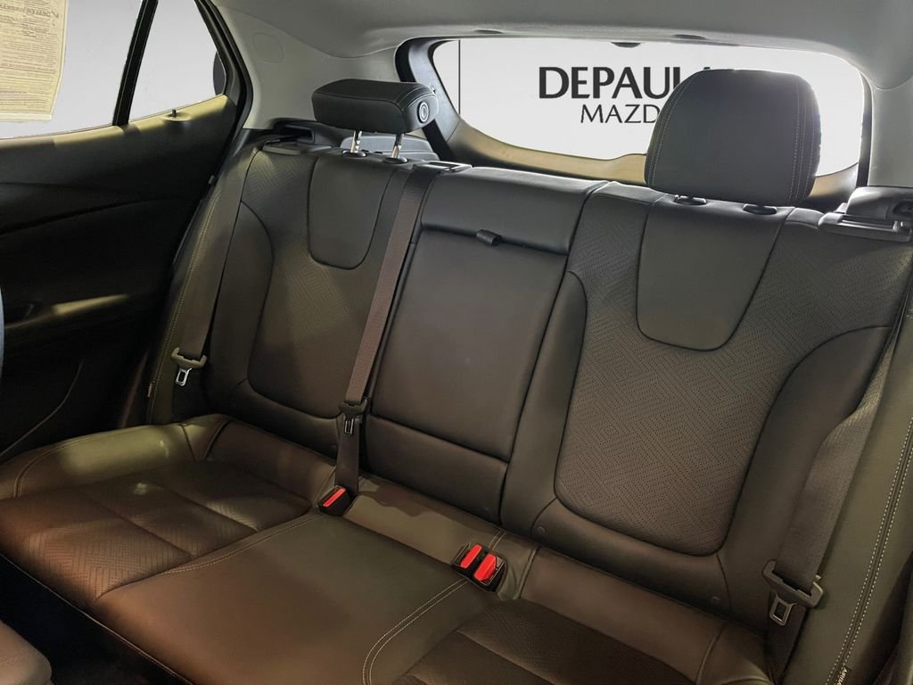 Used 2021  Buick Essence image 12