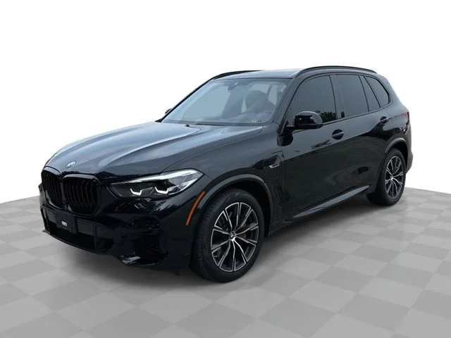 Used 2022 Black Sapphire Metallic BMW xDrive45e image 1