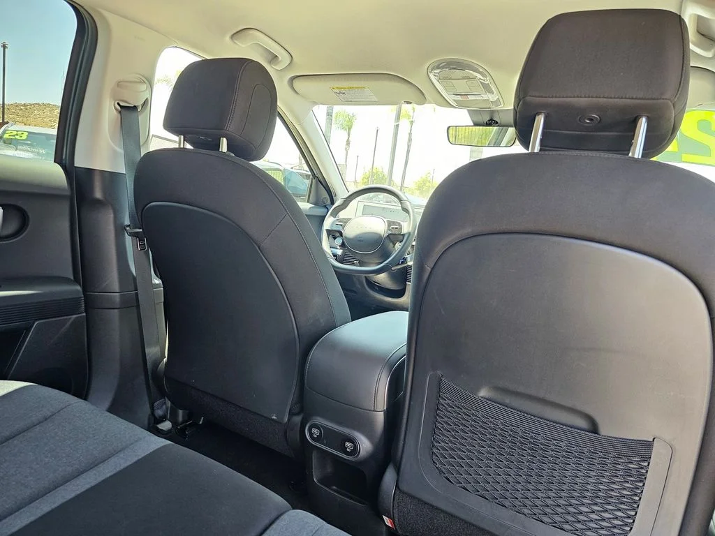 Used 2024 Green Hyundai SE image 15