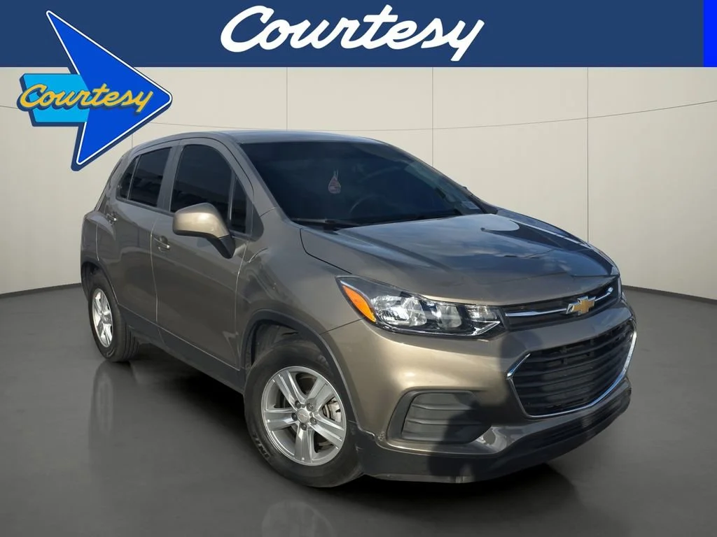 2021 Chevrolet Trax LS's photo