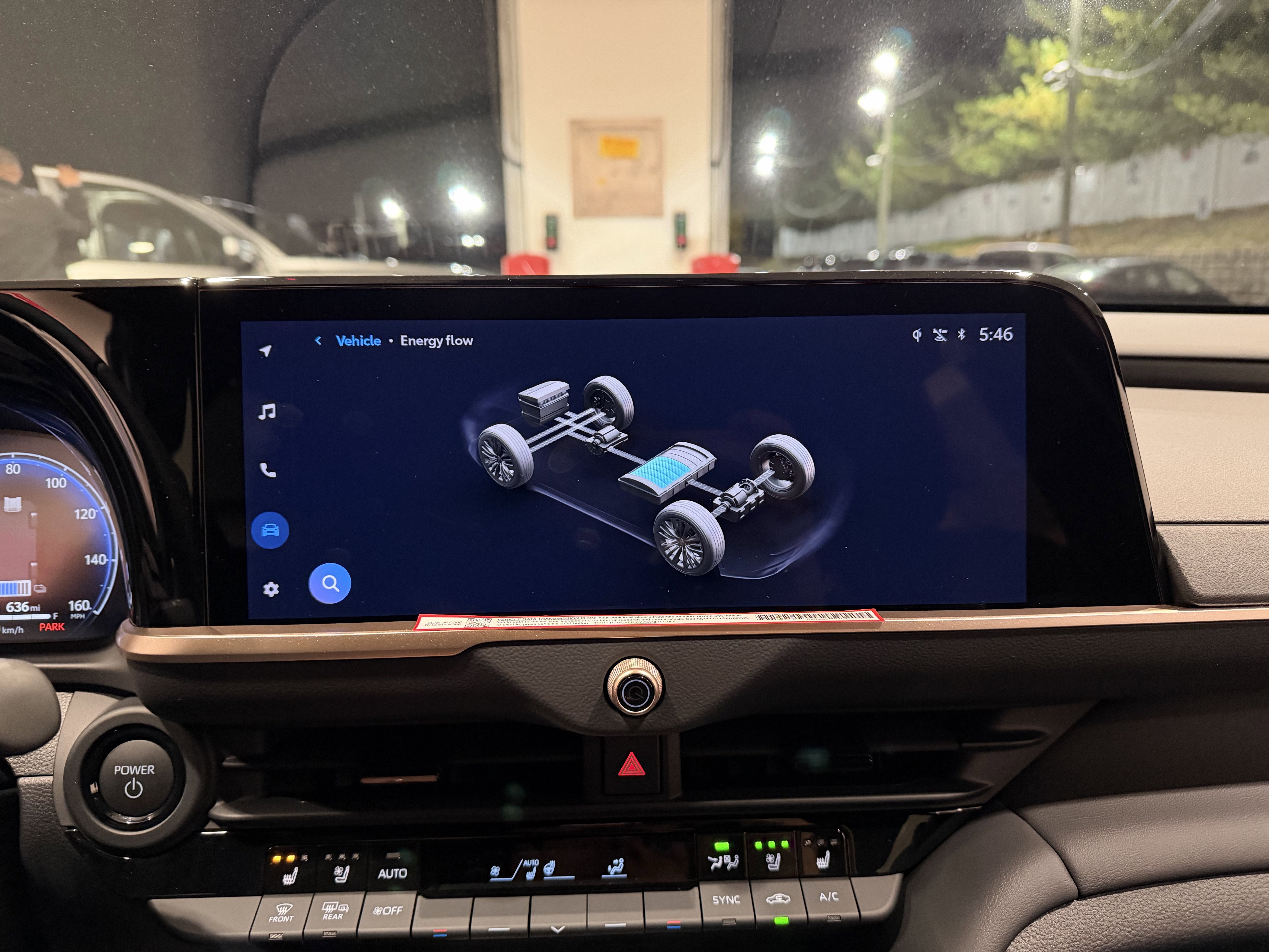 2025 Toyota Crown Signia XLE - Photo 16