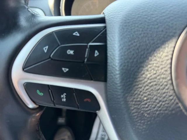 Used 2020 Silver Jeep Limited image 22