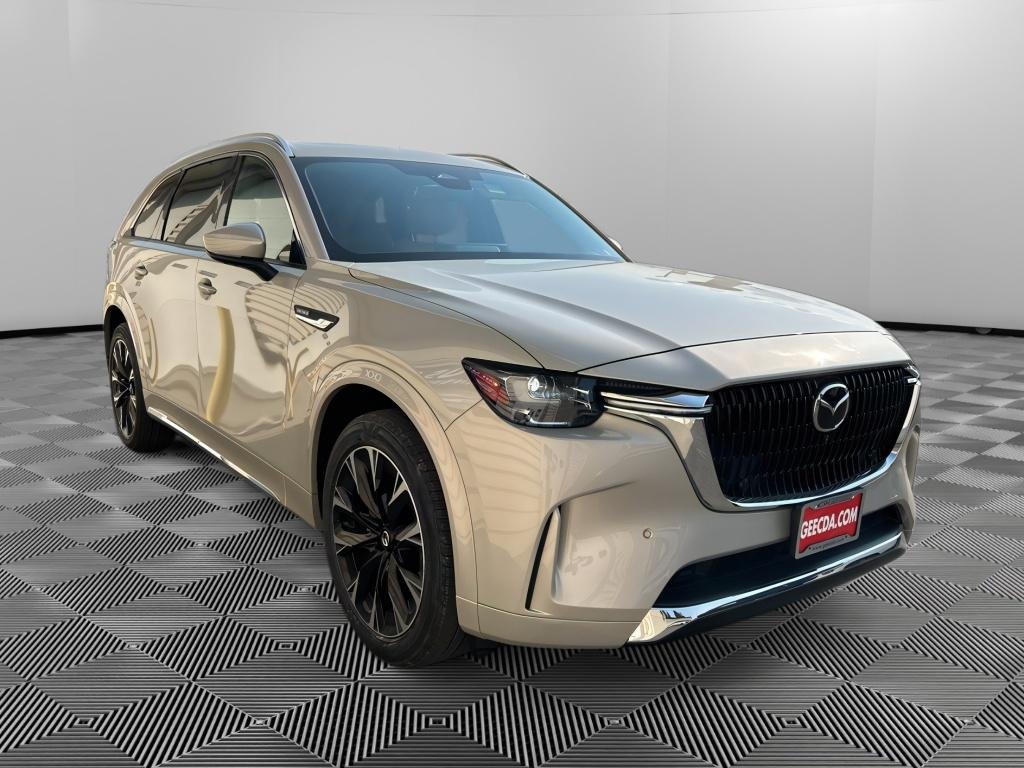 Used 2025 Platinum Quartz Mazda S Premium Plus Package image 3