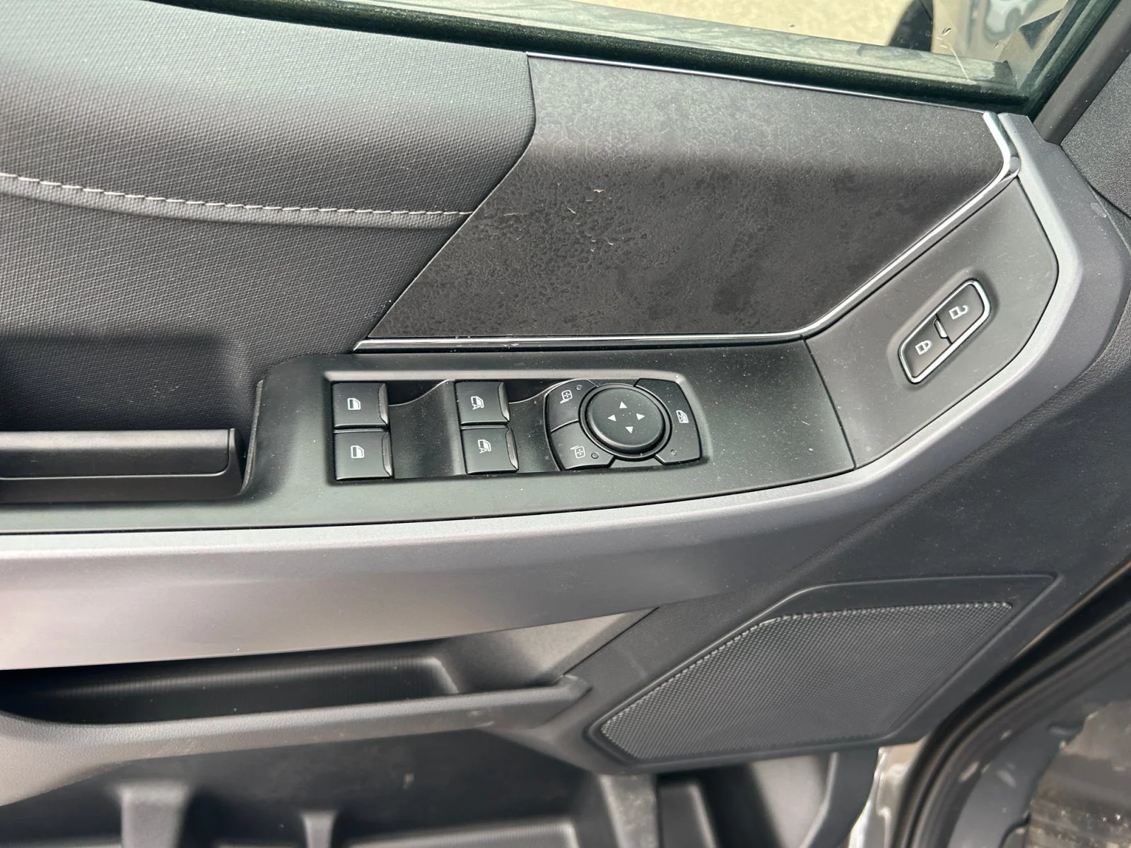 New 2026 Carbonized Grey Metallic Ford XLT image 17