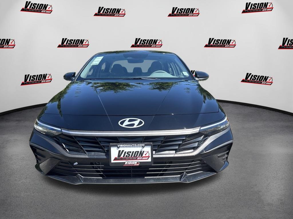 New 2025 Black Hyundai SEL Sport image 2