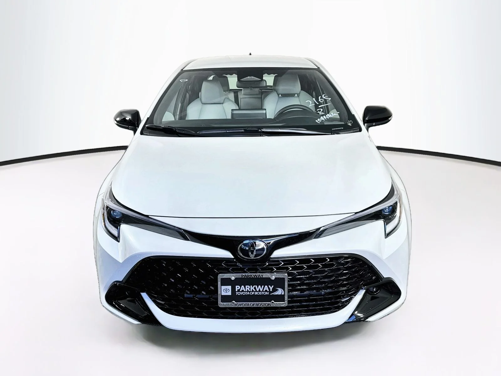 New 2027 Wind Chill Pearl <sup>1</sup> Toyota  SE image 2