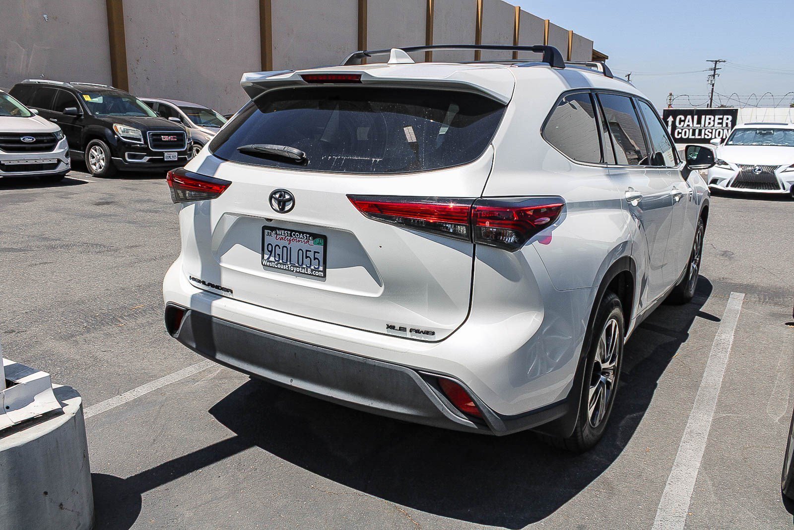 Used 2020 Blizzard Pearl Toyota XLE image 6