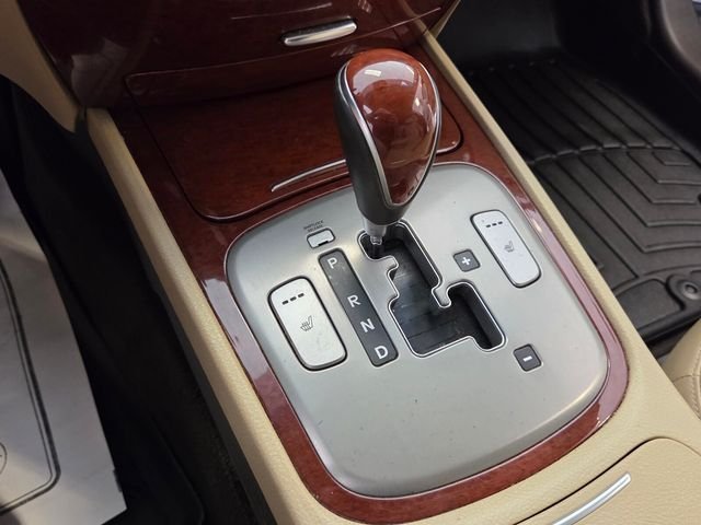 Used 2014 White Hyundai 3.8 image 24