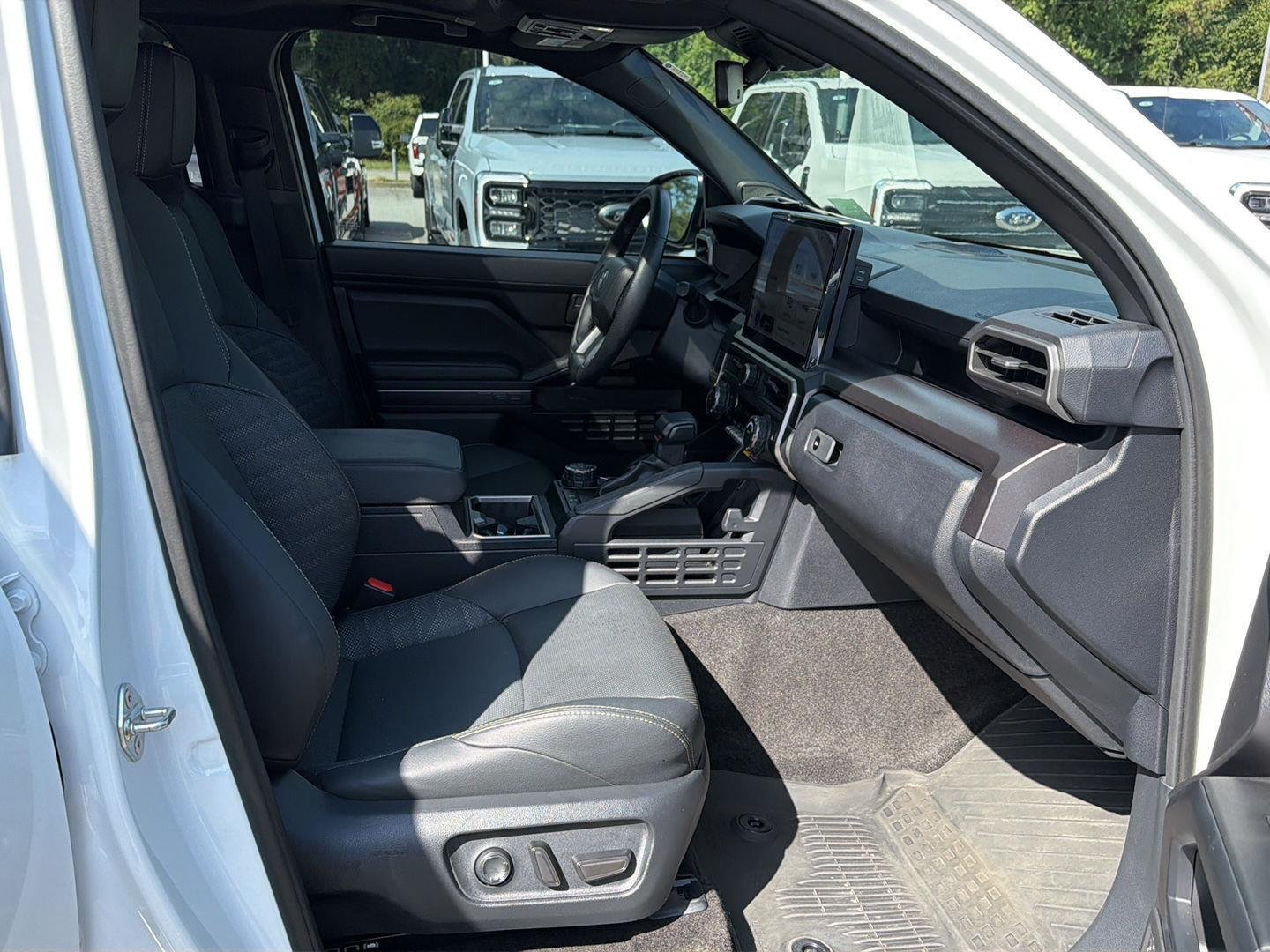 Used 2025 Ice Cap Toyota Hybrid Platinum image 13