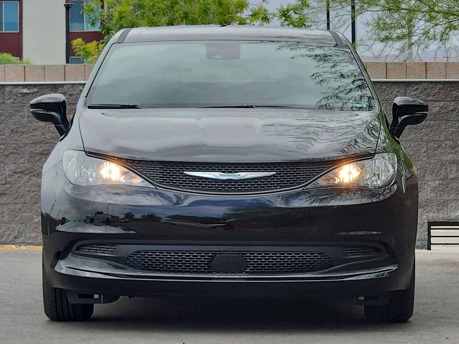 2026 Chrysler Voyager LX - Photo 3