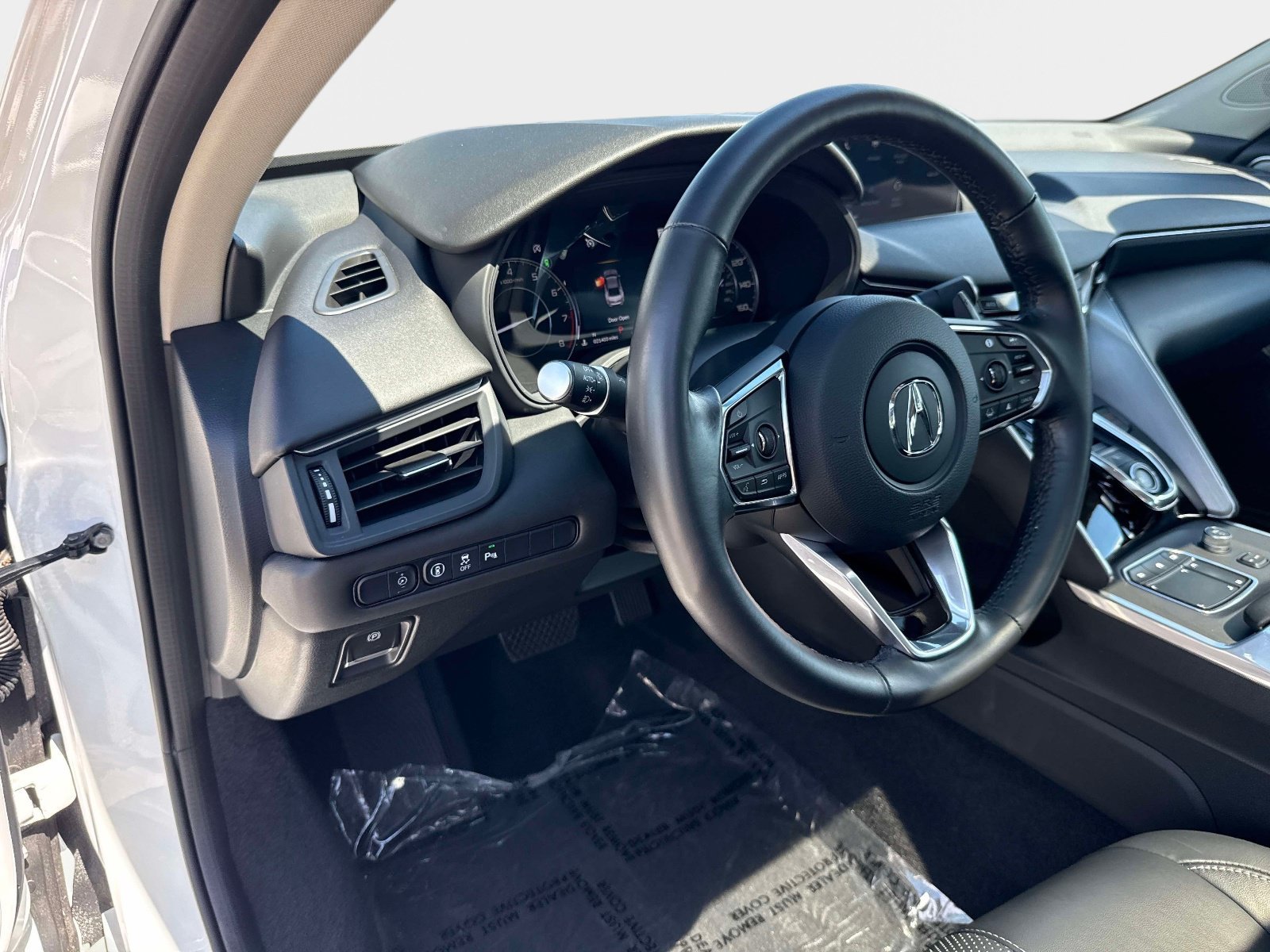 Used 2023 Platinum White Acura w/Technology Package image 18