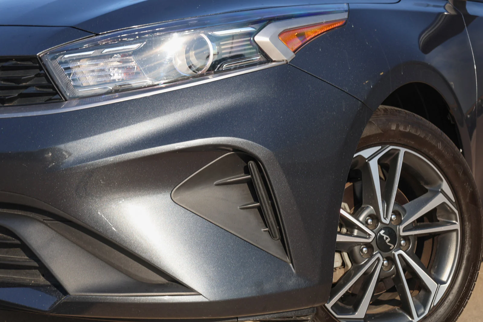 Used 2023 Gray Kia LXS image 11