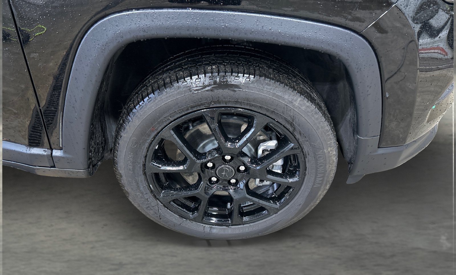 New 2026 Diamond Black Crystal Pearl-Coat Exterior Paint Jeep Latitude Altitude image 22