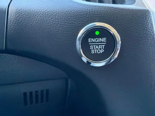 Used 2022 White Ford SEL image 20