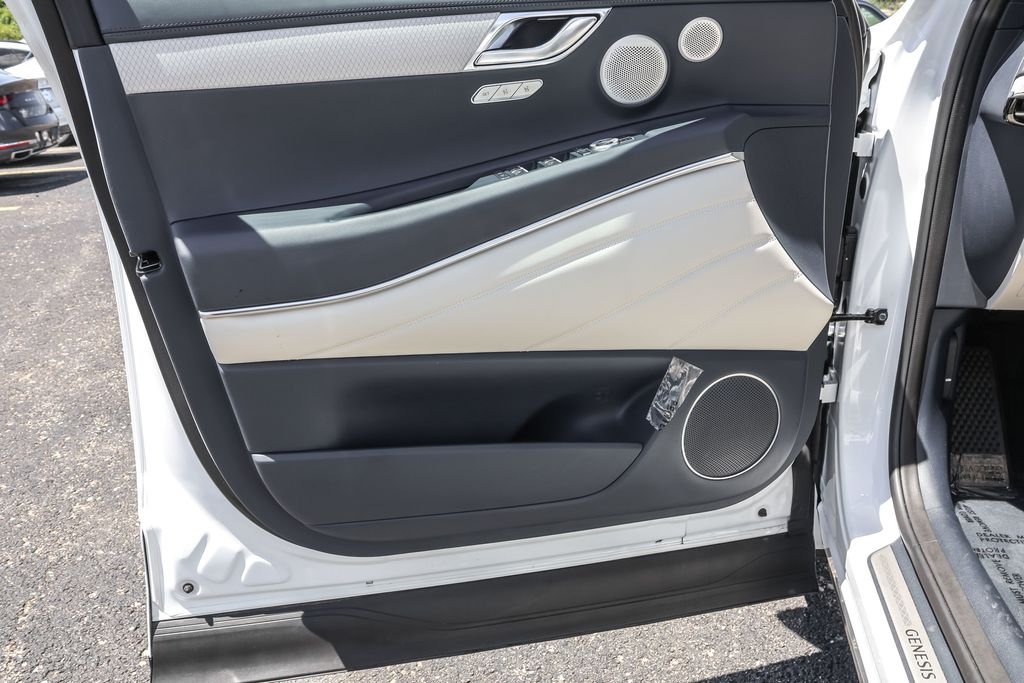 Used 2025 White Genesis 3.5T Prestige image 36