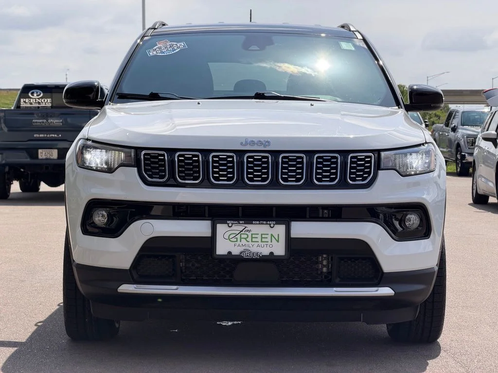 Used 2025 White Jeep Limited image 6