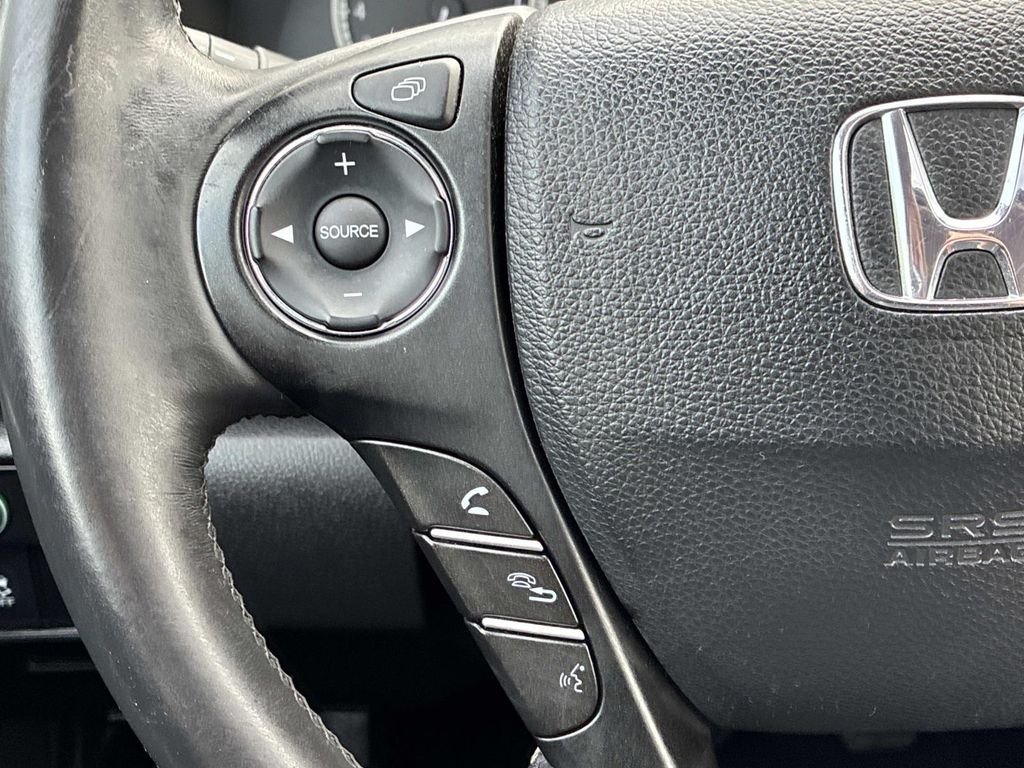 Used 2015  Honda EX-L image 25