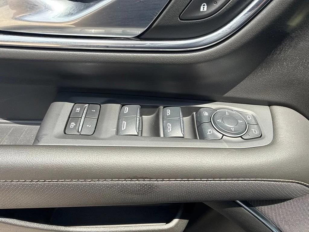 Used 2024 Summit White Chevrolet Premier image 33