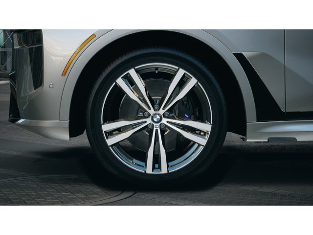 New 2026 Skyscraper Grey Metallic BMW xDrive40i image 7