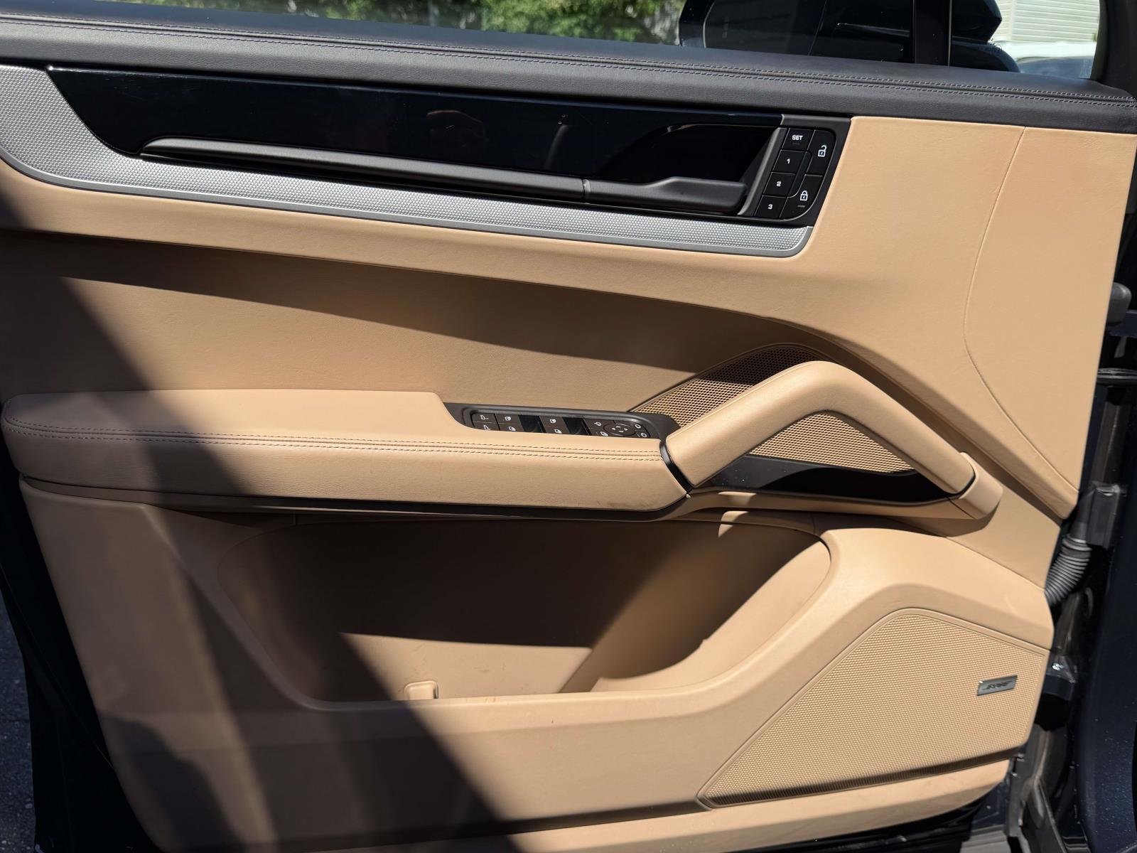 Certified Used 2024  Porsche  image 21