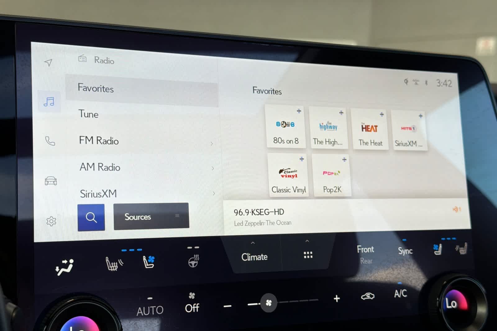 Certified Used 2024 Iridium Lexus Luxury image 21