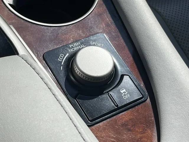 Used 2018 White Lexus 350L image 39