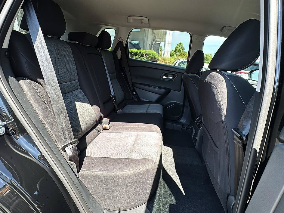 Used 2026 Super Black Nissan SV image 30