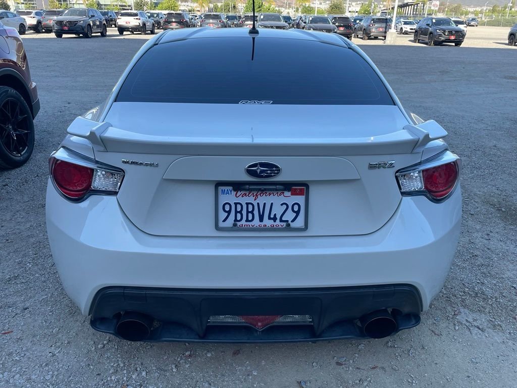 Used 2013 Satin White Pearl Subaru Limited image 3