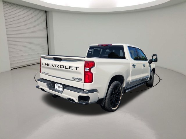 New 2026 White Sands Chevrolet High Country image 7
