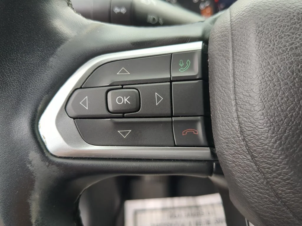Used 2022 Gray Jeep Latitude Lux image 29