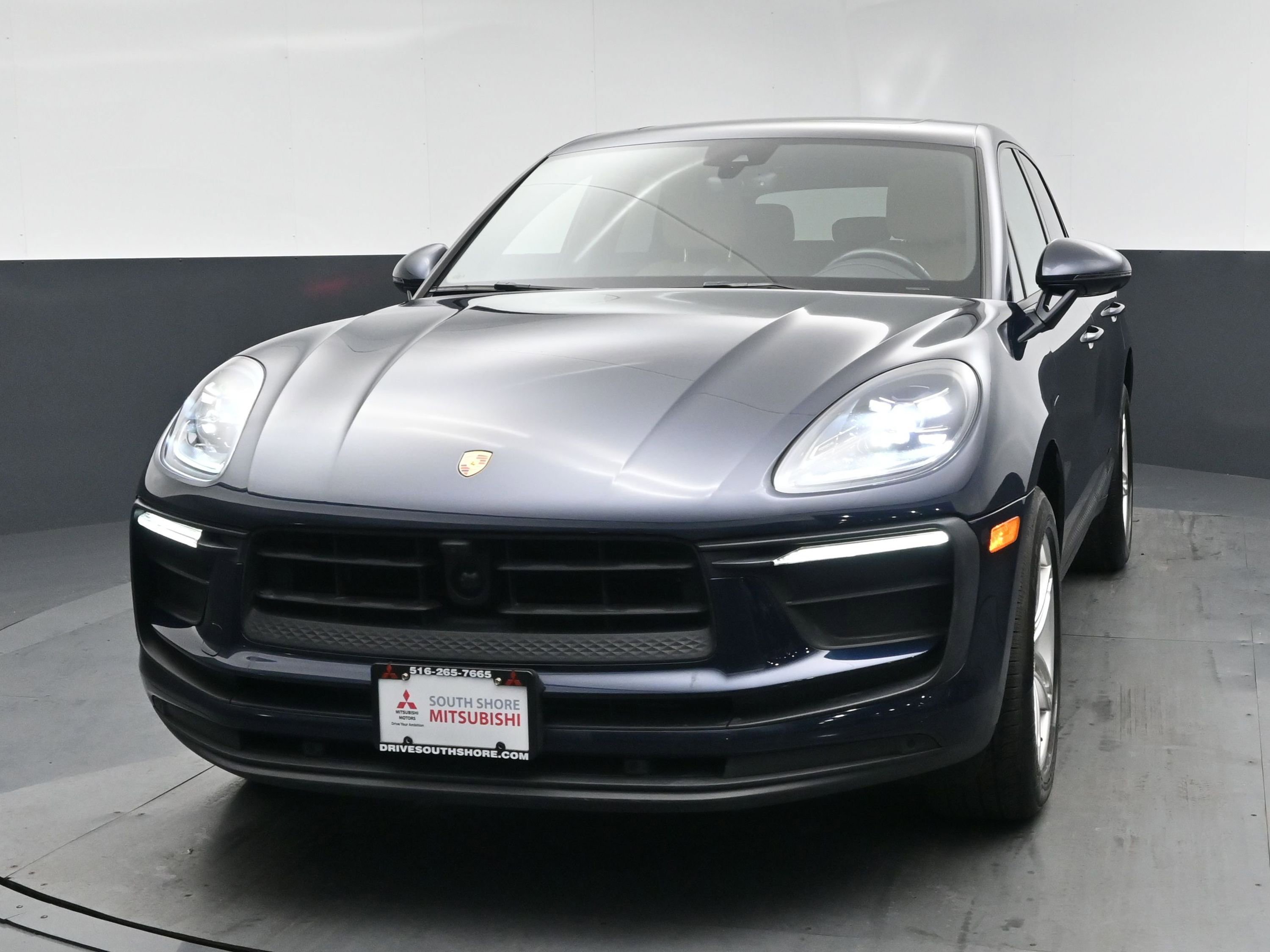 2022 Porsche Macan Base