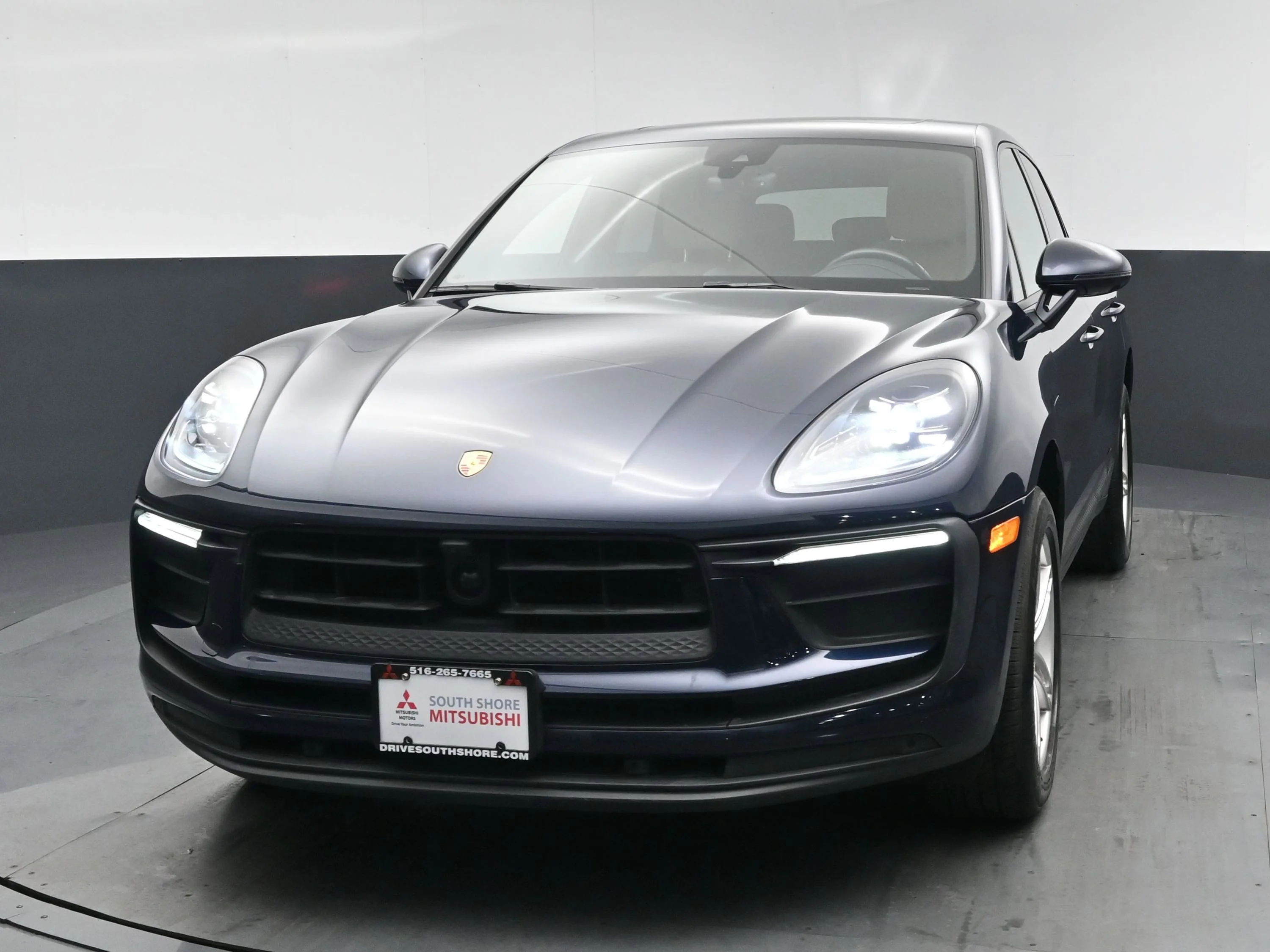 2022 Porsche Macan Base