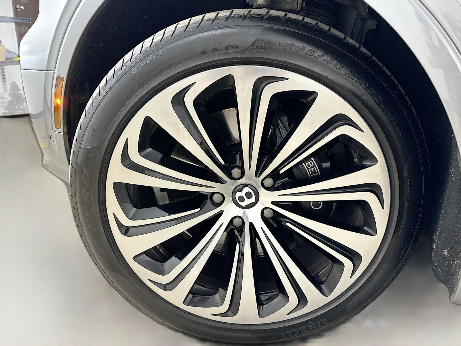 Used 2023 Silver Bentley  image 53