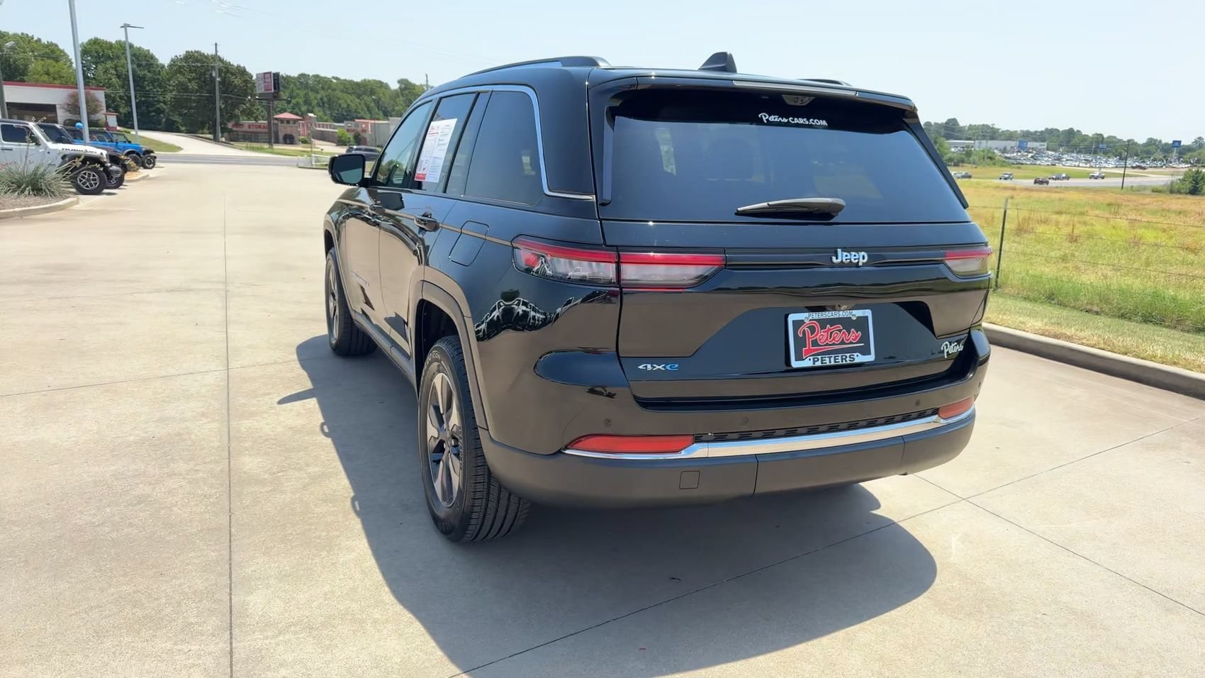 Used 2022 Pxj Diamond Black Crystal P/c Jeep BASE image 6