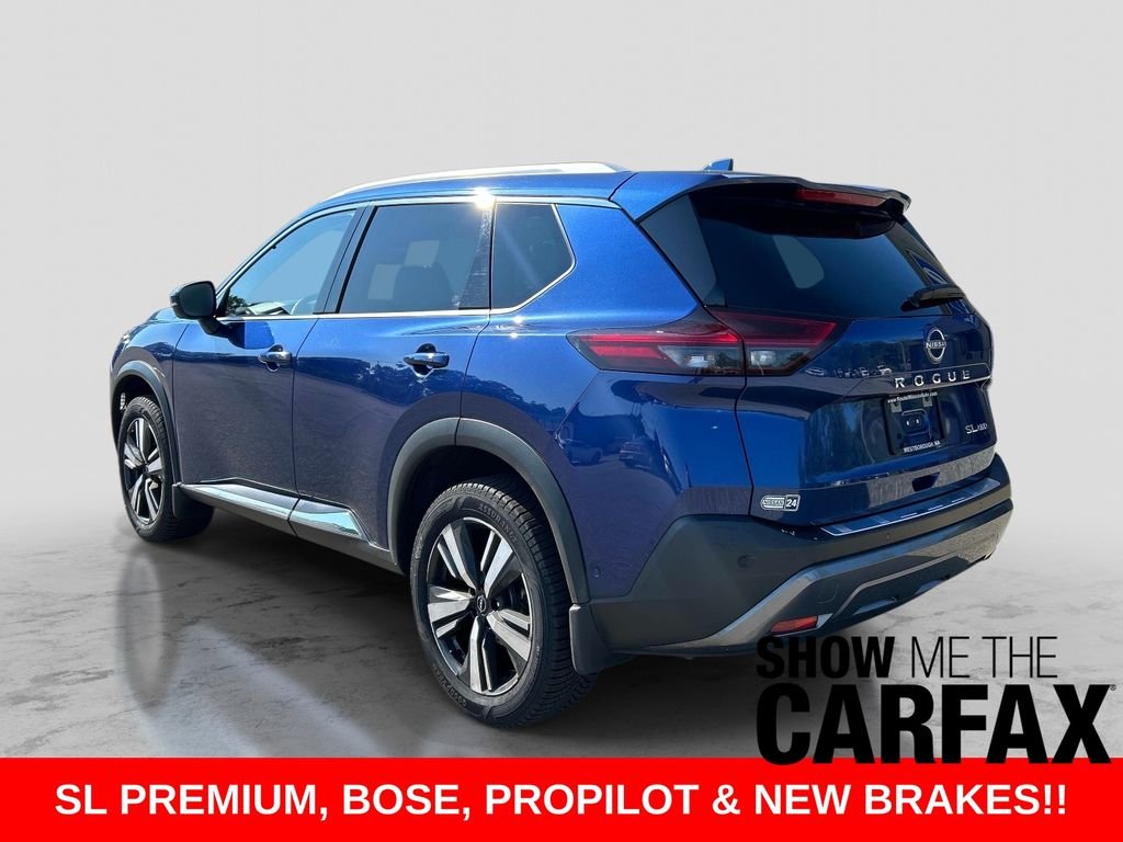 Used 2023 Blue Nissan SL image 3