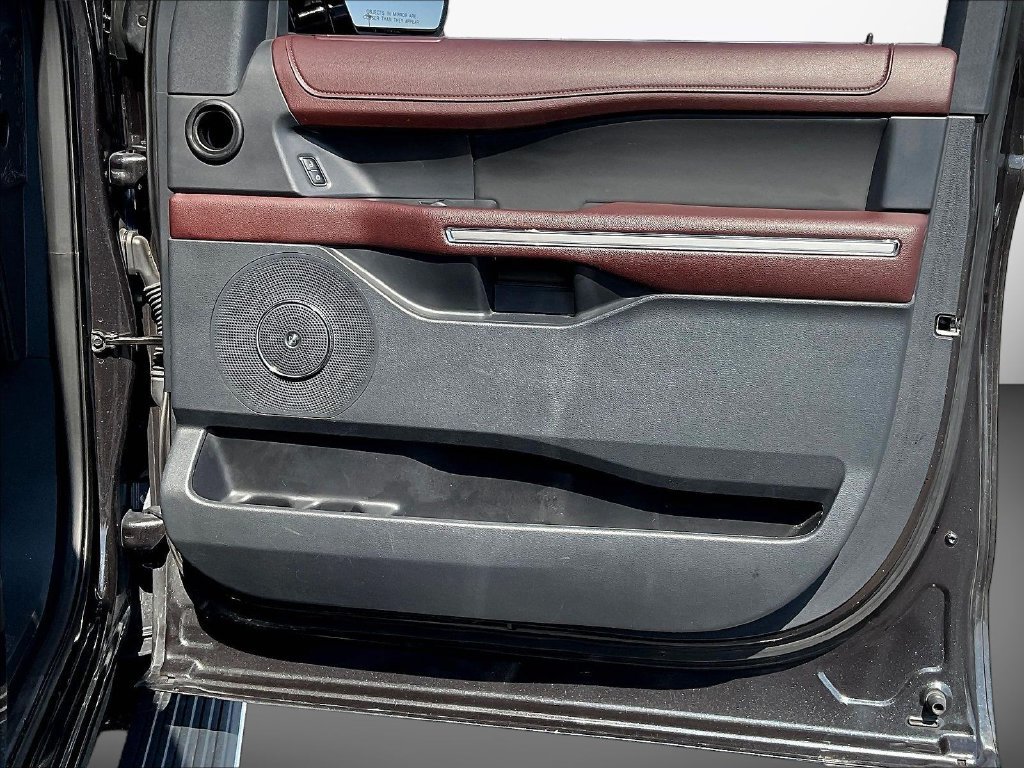 Used 2024 Gray Ford Limited image 29
