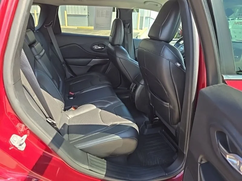 Used 2019 Red Jeep Limited image 33