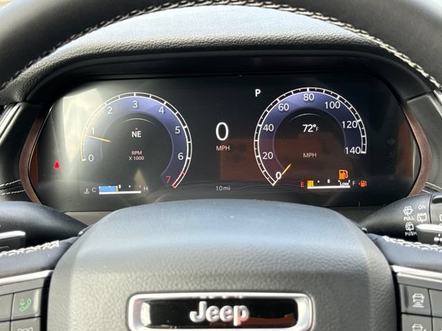 New 2026 Diamond Black Crystal Pearlcoat Jeep Laredo X image 15
