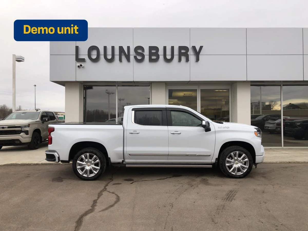 Used 2026 White Chevrolet 4WD Crew Cab 147" High Country image 2