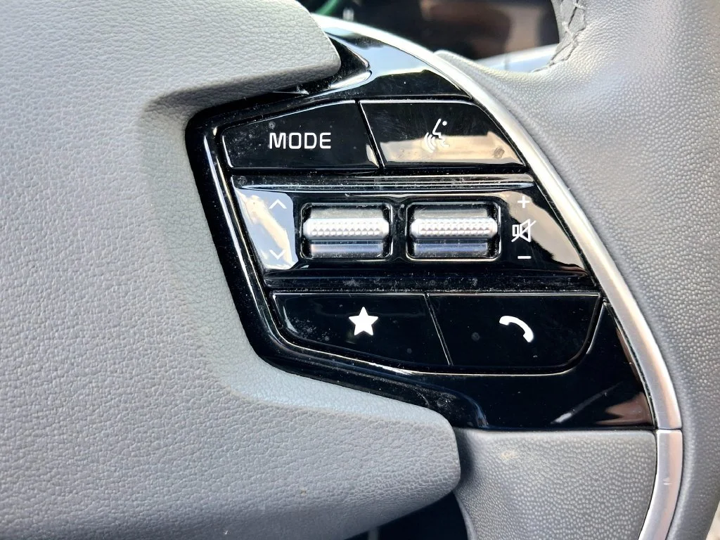 Used 2023 Black Kia EX Touring image 13