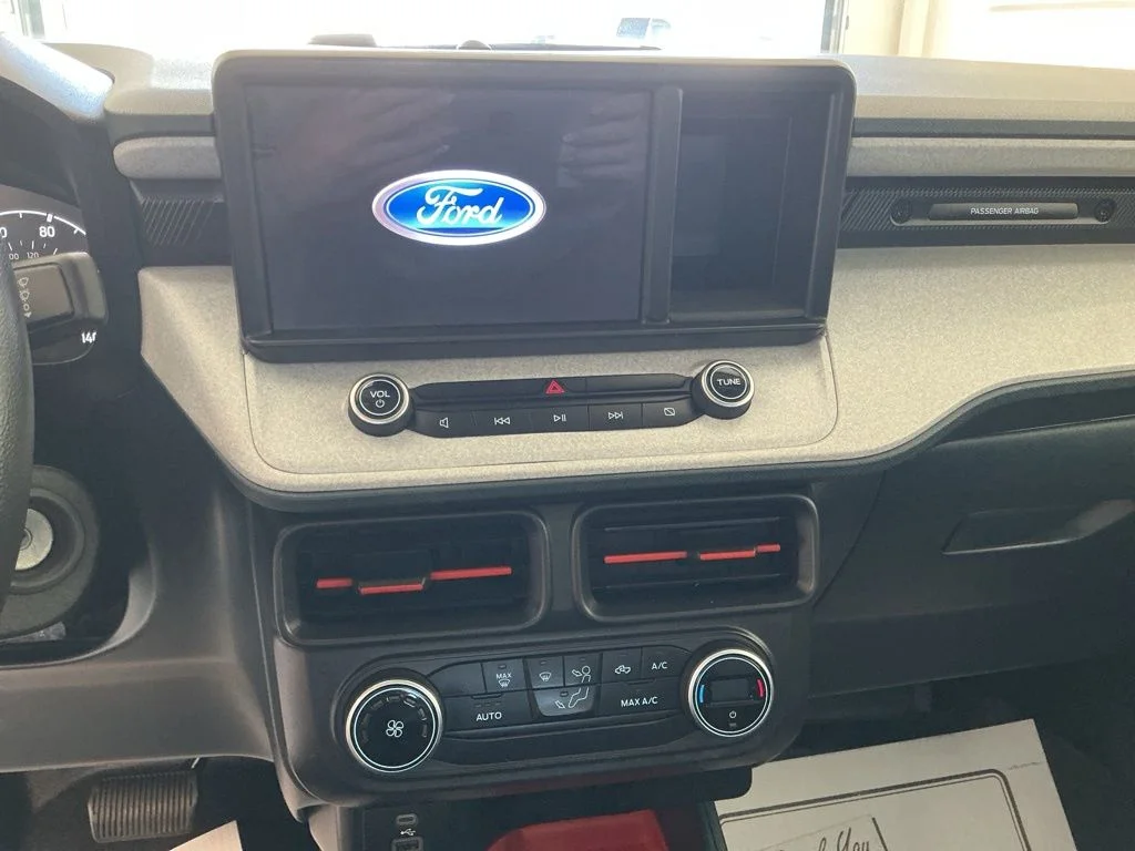 Used 2022 Oxford White Ford XLT image 16