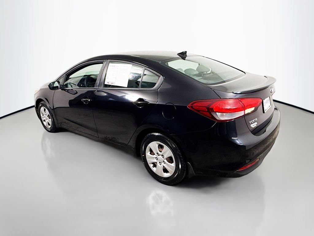 2018 Kia Forte LX Base photo 3