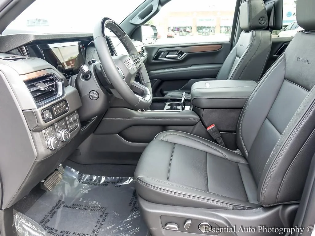 2026 GMC Yukon Denali - Photo 10
