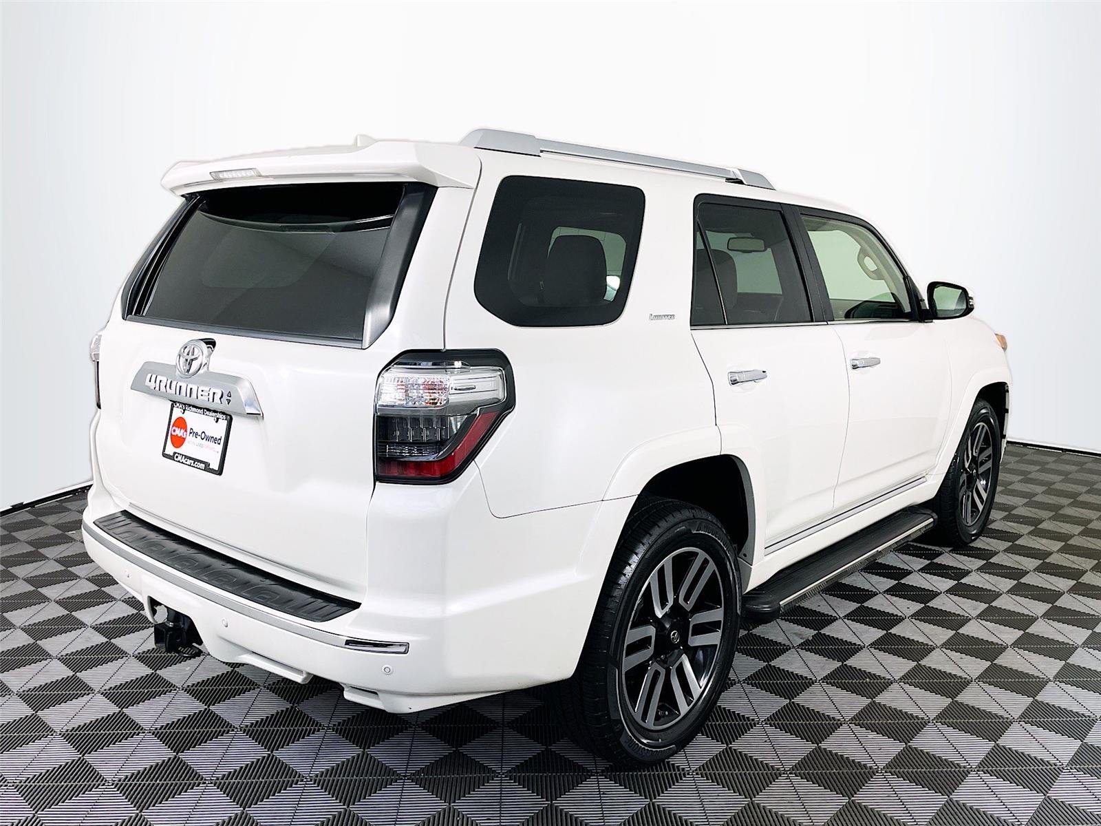 Used 2021 Blizzard Pearl Toyota Limited image 9