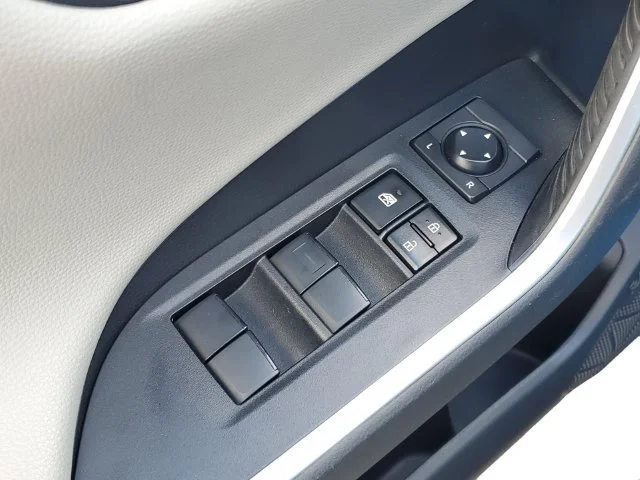 Used 2019 Blue Flame Toyota Adventure image 14