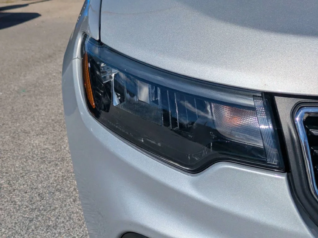 Used 2025 Silver Jeep Sport image 10