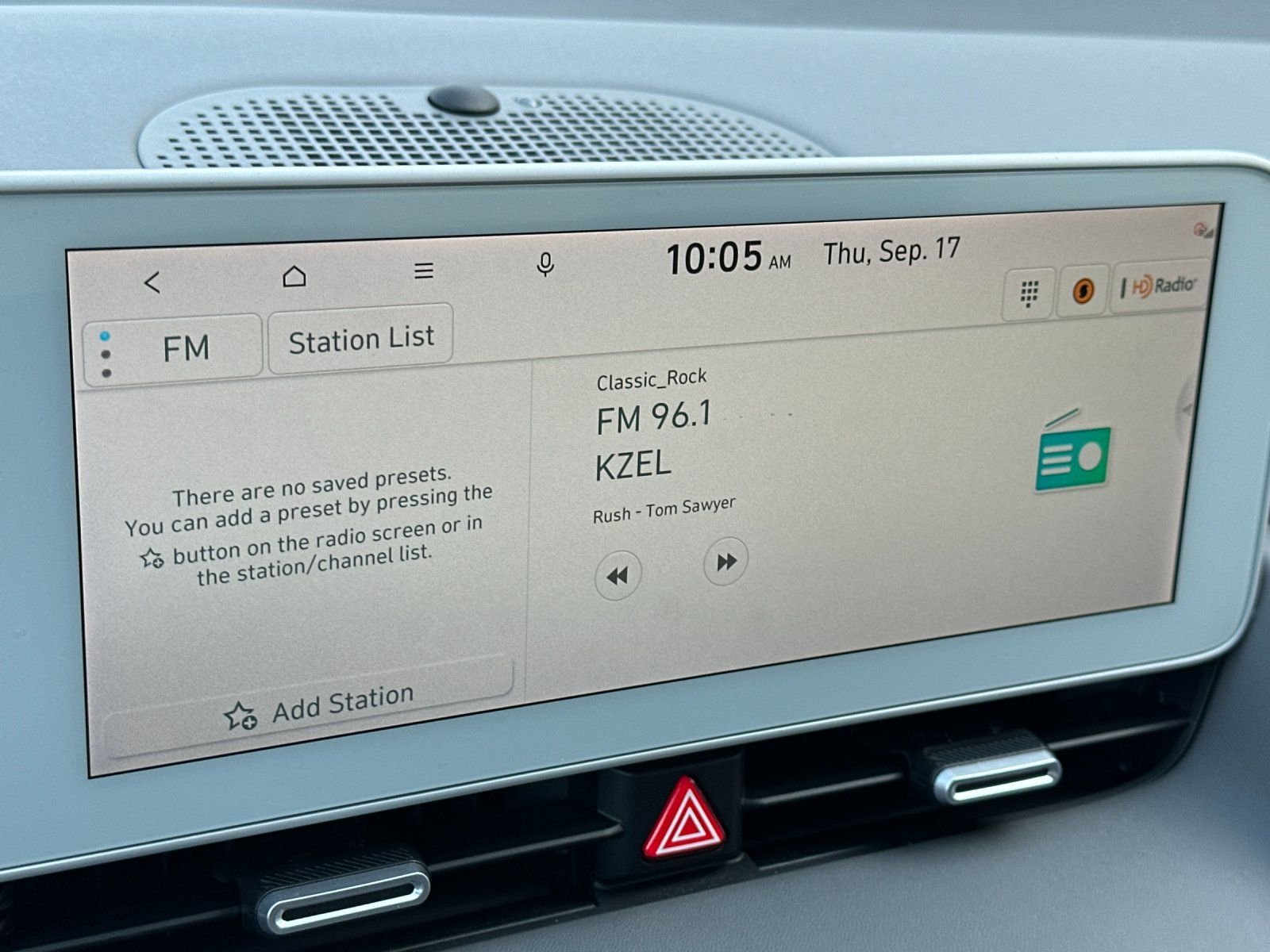 Used 2024 Gray Hyundai SE image 17
