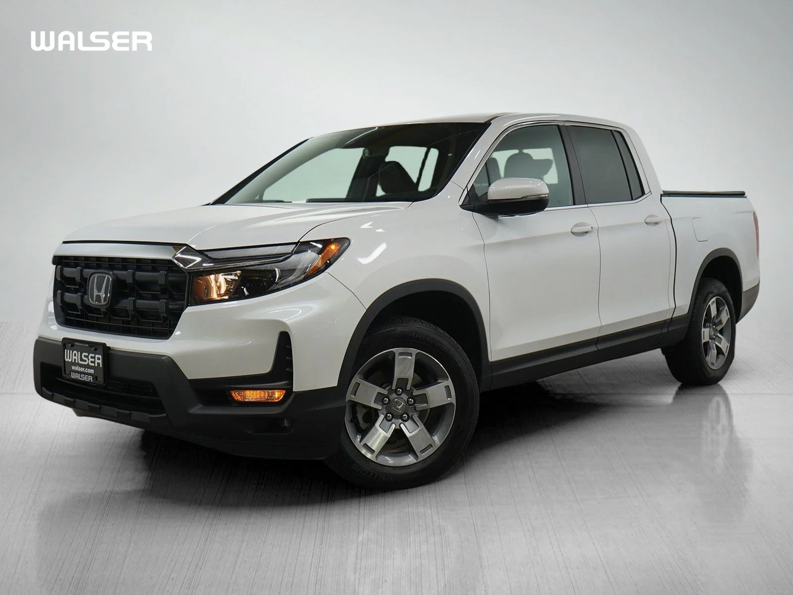 Used 2025 White Honda ridgeline image 1